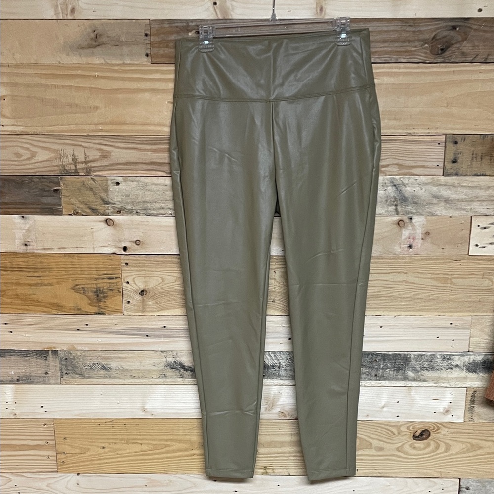 Zenana Outfitters size XL Olive/Beige Color Faux Leather Leggings